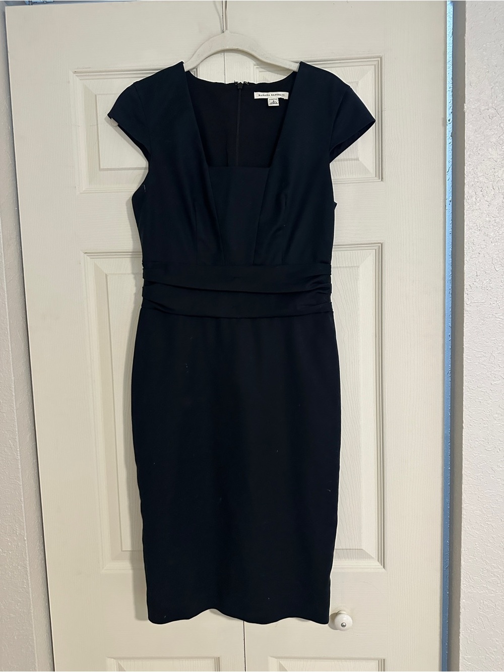 Tahari ASL Black Cap-Sleeve Sheath Midi Dress